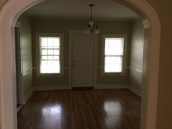 3rd image of 1133 Meander St