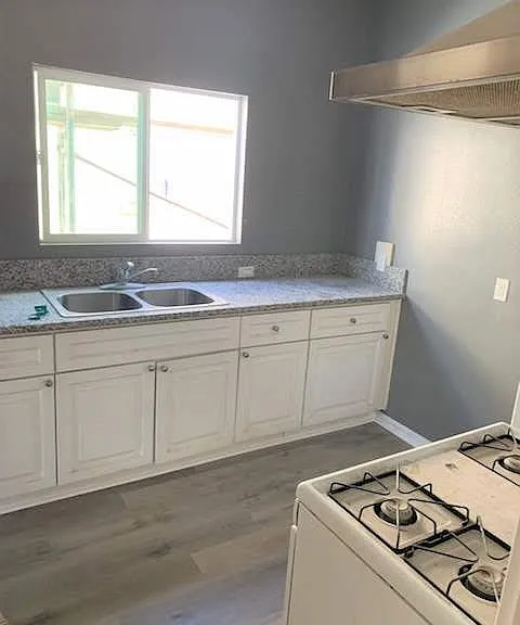 Beautiful kitchen with granite countertop