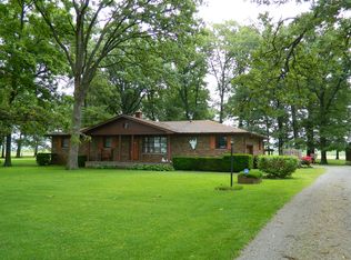 1412 SW 7th St, Fairfield, IL 62837