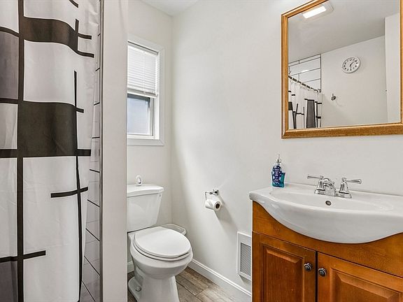5th image of 66 Washington Ave
