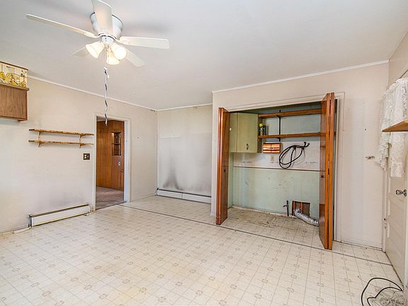 5th image of 126 1st St