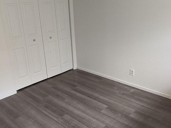 5th image of 5056 Rhode Island Dr