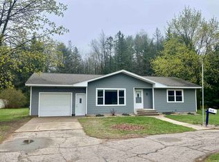 630 E Front St, Peshtigo, WI 54157