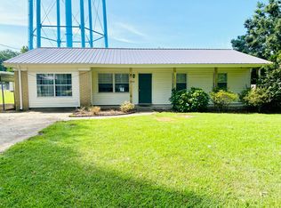 818 Walnut St, Amory, MS 38821