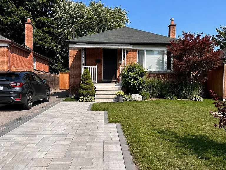 73 Cynthia Rd — Photo 1