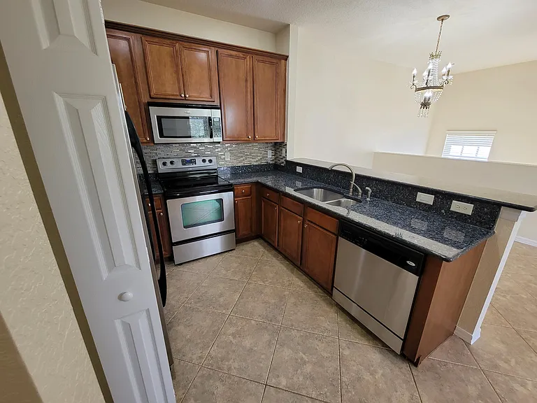 3031 SE Lexington Lakes Dr #203 — Photo 12