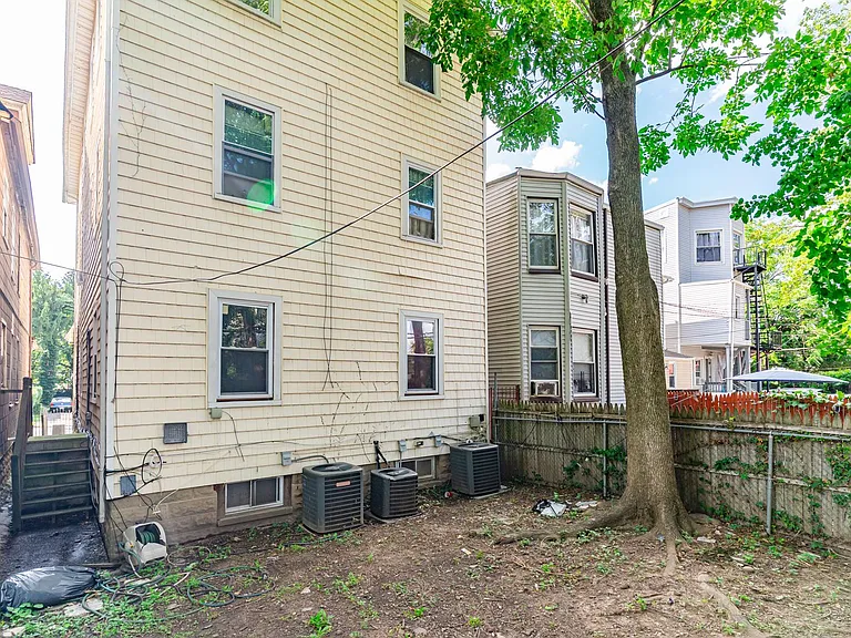 240 Halsted St — Photo 2