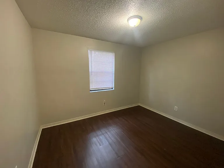 469 Crabapple Ct #B — Photo 9