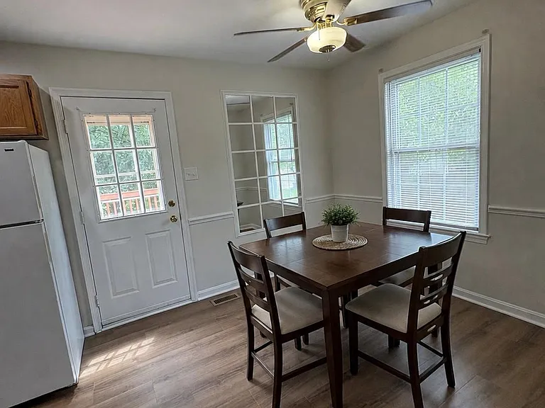 4305 Pleasant Valley Rd — Photo 5