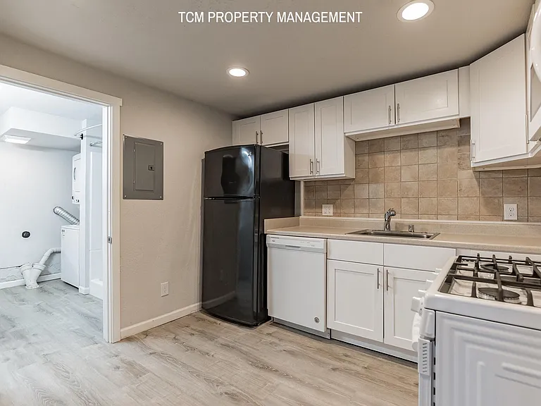 2524 Chestnut St #5 — Photo 8