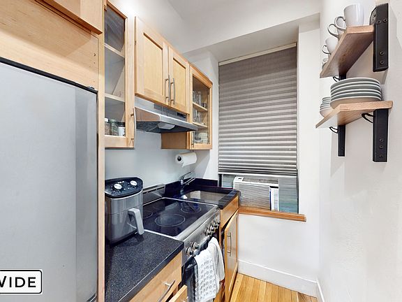 2nd image of 121 E 97th St APT 1FW