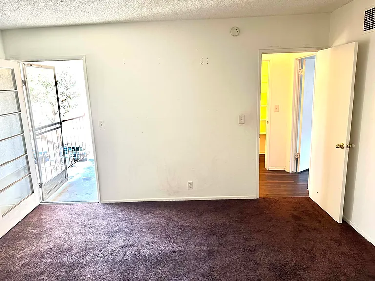 336 Riverdale Dr #9 — Photo 6