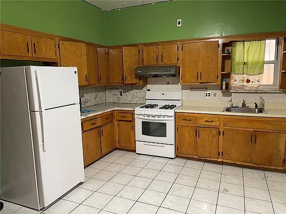 2nd image of 7612 15th Ave
