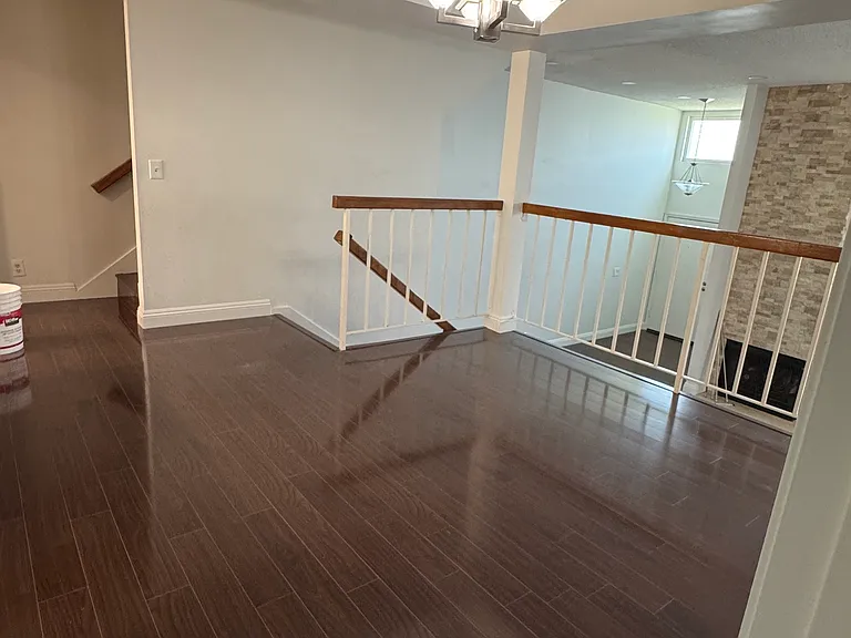 905 Michelle Ct — Photo 10
