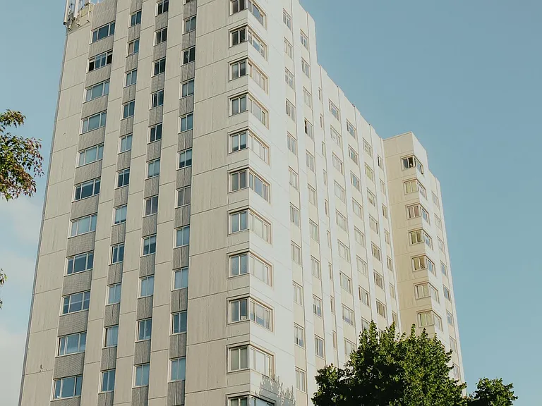 Park Tower Apartments — Photo 52