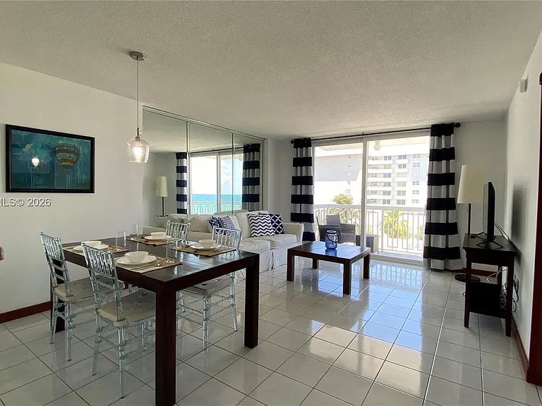401 Ocean Dr #722 — Photo 4