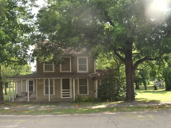 302 N Erath, Meridian, TX 76665