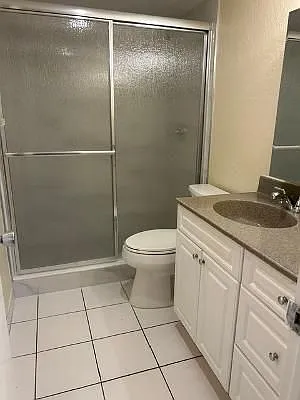2 bed, 2.0 bath, 1005 sqft, $2,300 — Photo 4