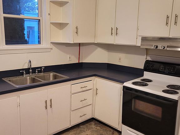 2nd image of 102 Price St