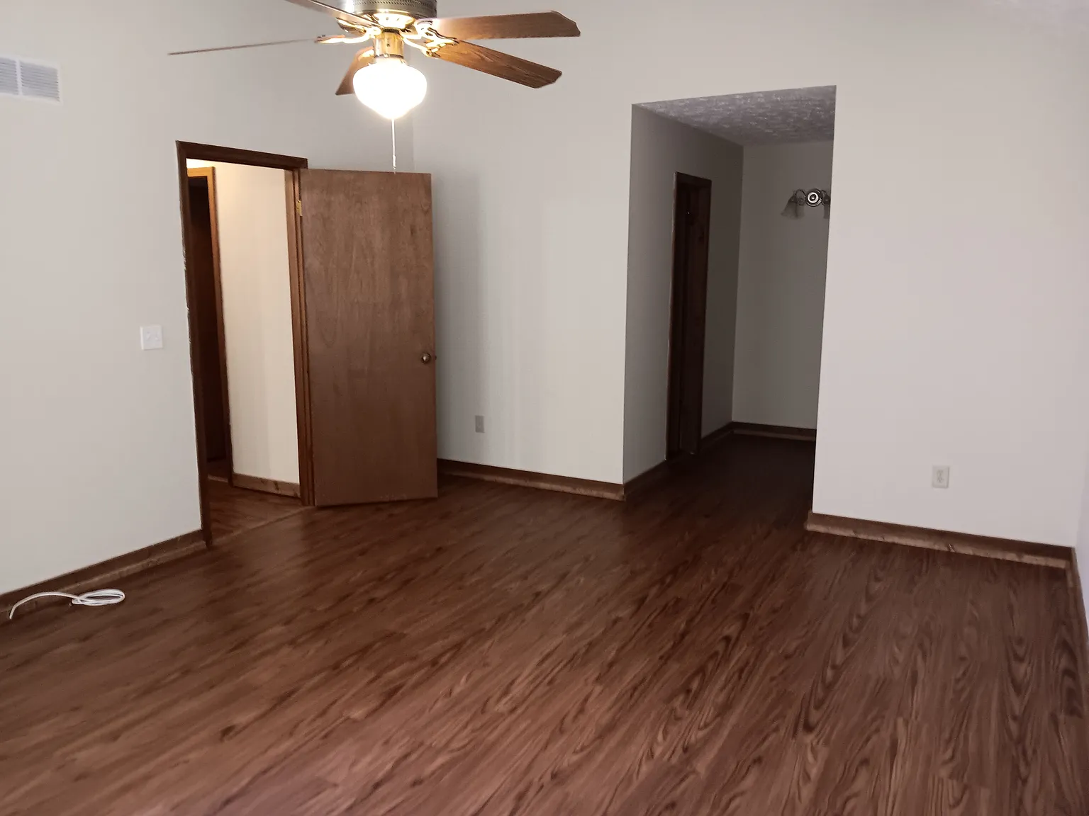 3 bed, 1463 sqft, $2,700 — Photo 4
