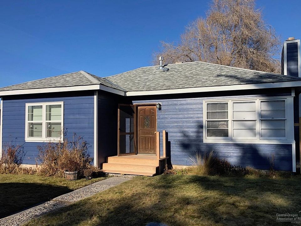 1st image of 585 SE 4th St
