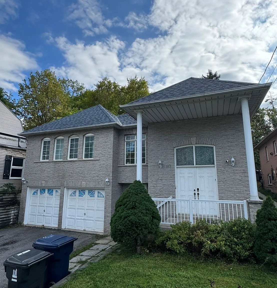 123 Steeles Ave E — Photo 1