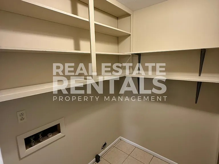 120 Southhawk Dr #1 — Photo 6