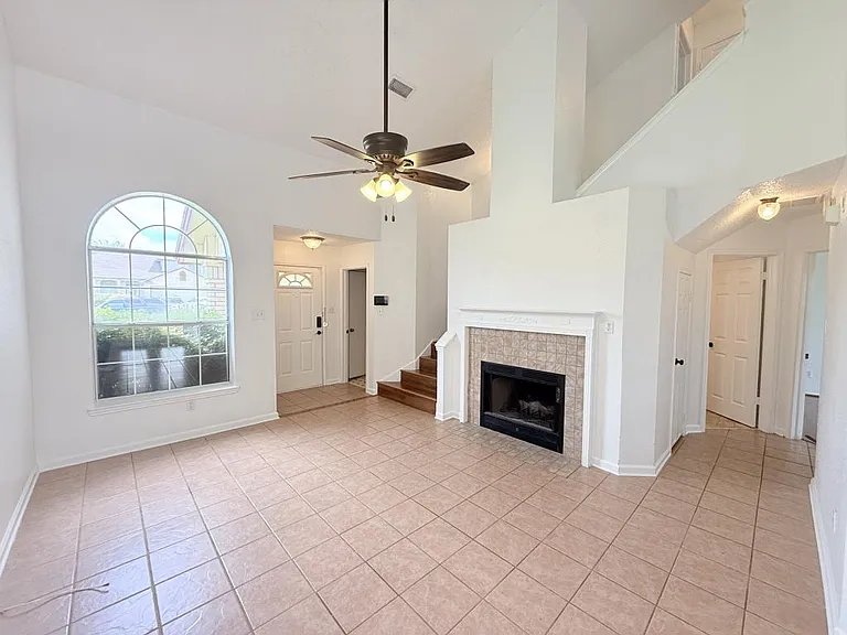 2302 Tracey Ann Ln — Photo 6
