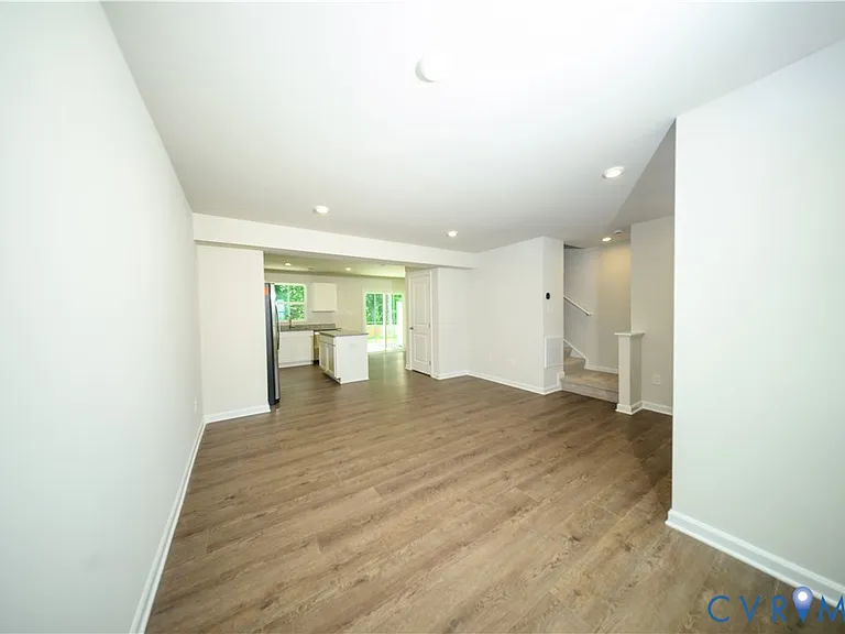1121 Canterbury Ridge Rd — Photo 8