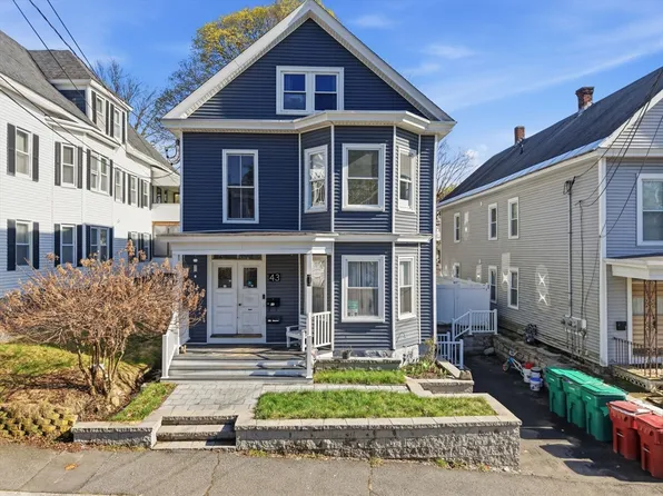 43 12th St, Lowell, MA 01850