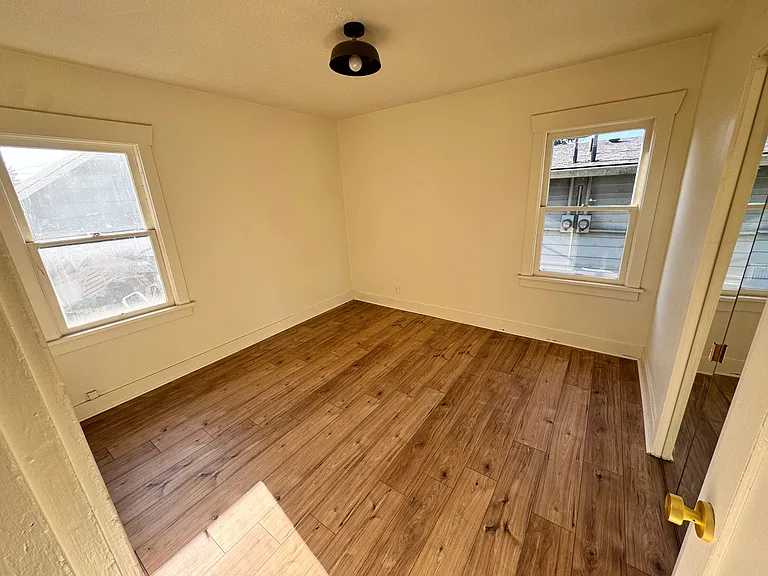 3800 G St — Photo 10