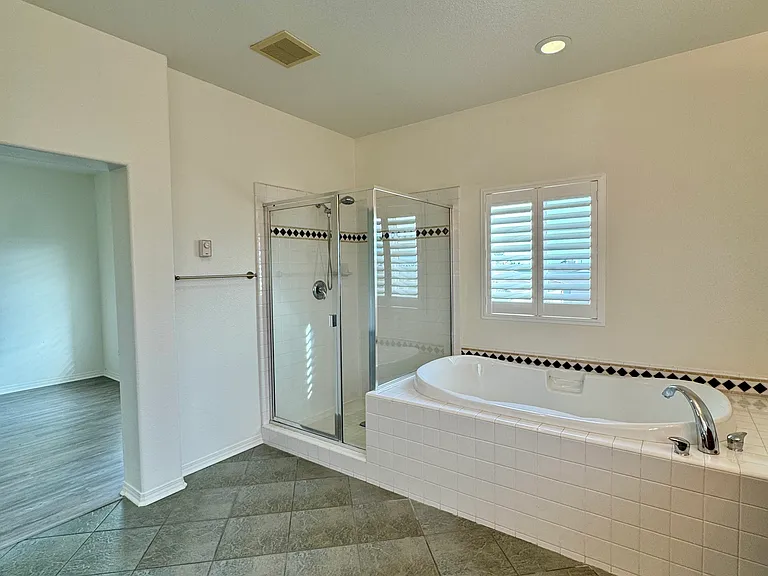 1331 Bayside Cir — Photo 72