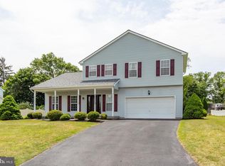45 Lois Ln, Gilbertsville, PA 19525