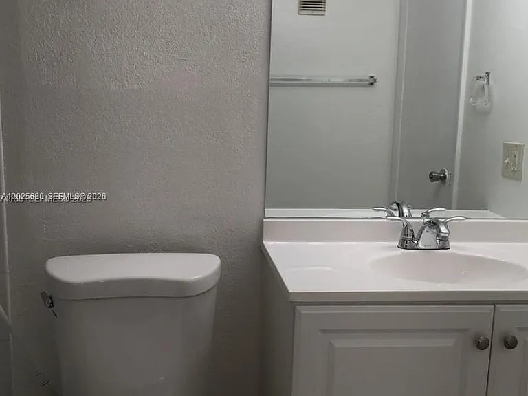 10900 SW 104th St #210 — Photo 12