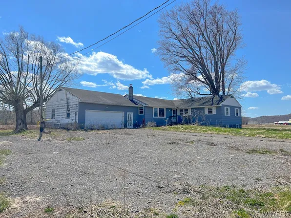 2261 Elton Rd, Delevan, NY 14042