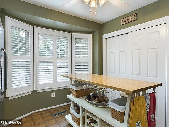 4th image of 14 Meadow Run Ct