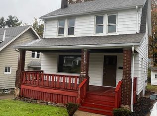 5073 Greenhurst Dr, Maple Heights, OH 44137