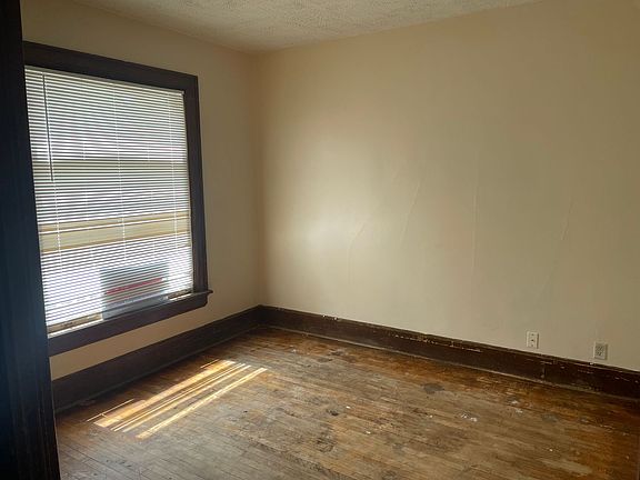 3rd image of 330 E Chambers St #330
