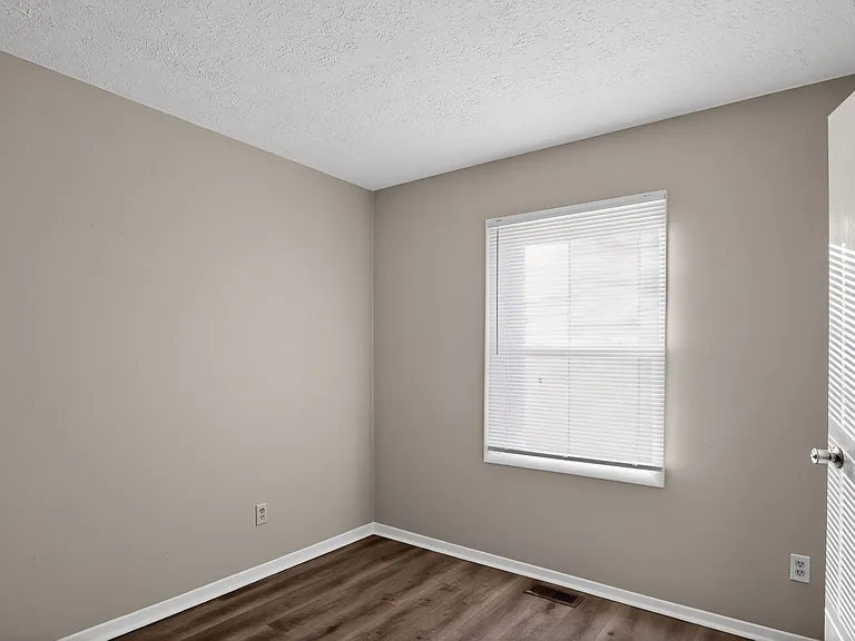 2707 Heatherlea Ct — Photo 4