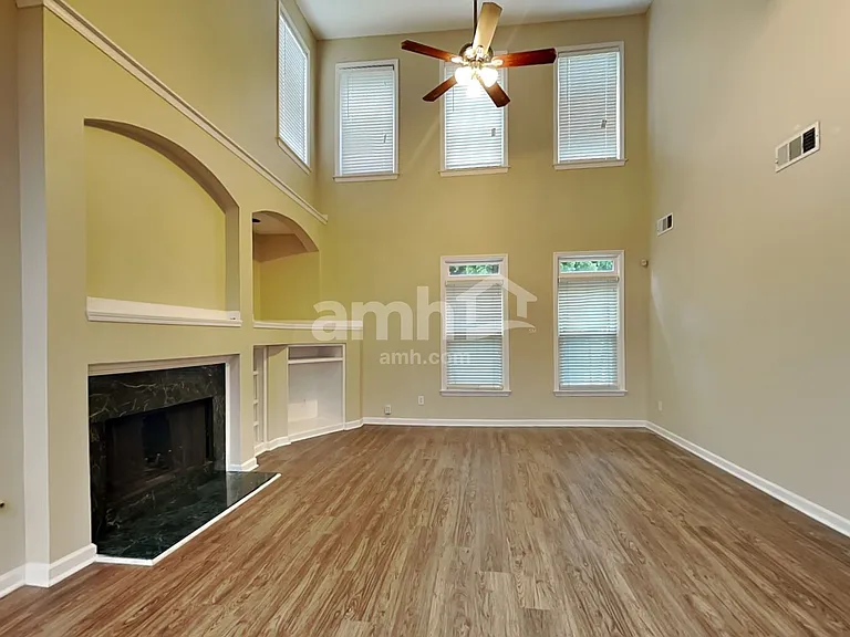 4220 Millside Walk SE — Photo 8