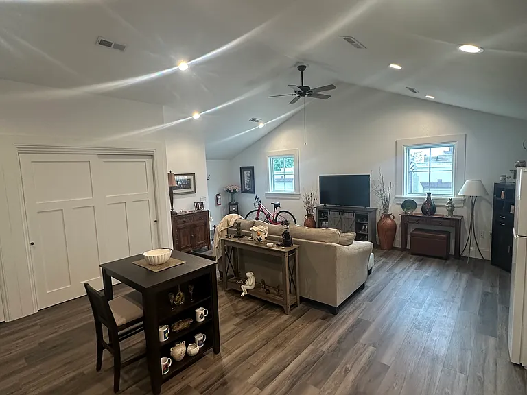 127 N Main St — Photo 5