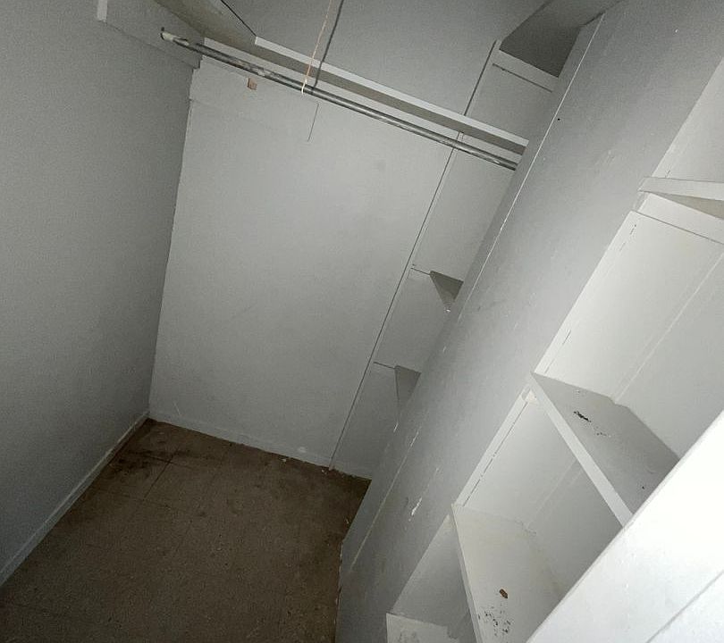 Building Photo 4