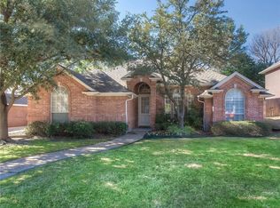 7028 Allen Place Dr, Fort Worth, TX 76116