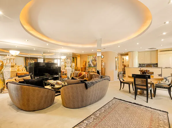 425 East 63rd Street image 10 of 28