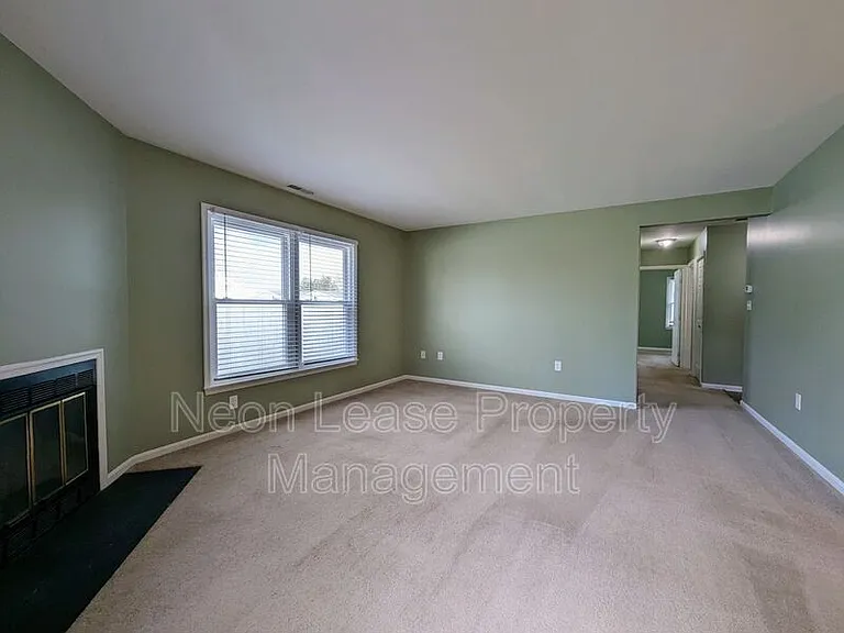 406 Franklin St — Photo 4