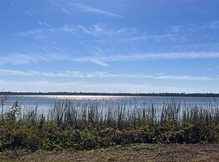 905 Lake Dora Dr, Tavares, FL 32778