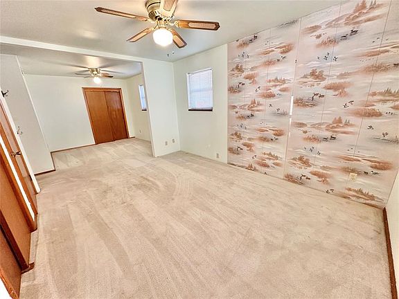 4th image of 4445 Woodedge Dr