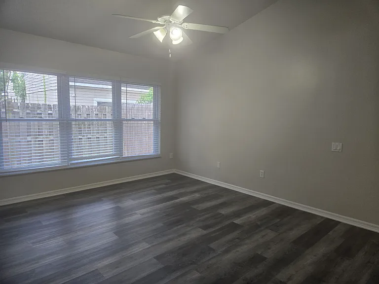 901 Beresford Way — Photo 14