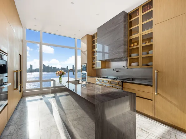 70 Vestry Street image 9 of 31