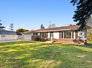 W4414 South St, Hingham, WI 53093